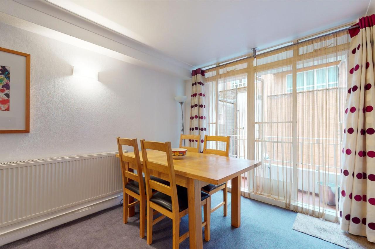 Hertford Court London Luaran gambar